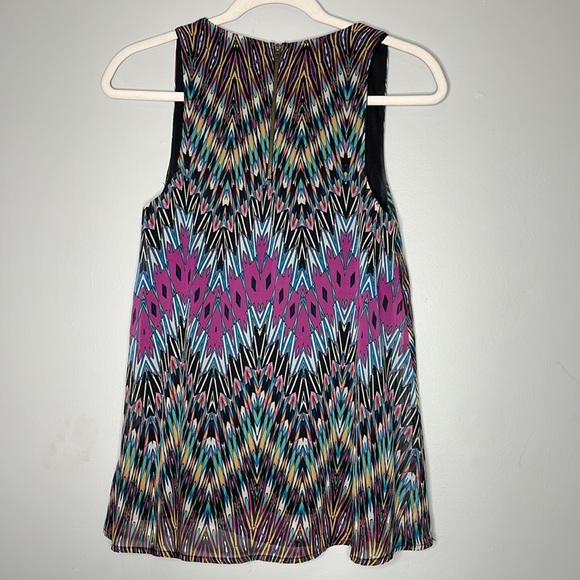 Everly Sleeveless Blouse - Picture 6 of 6